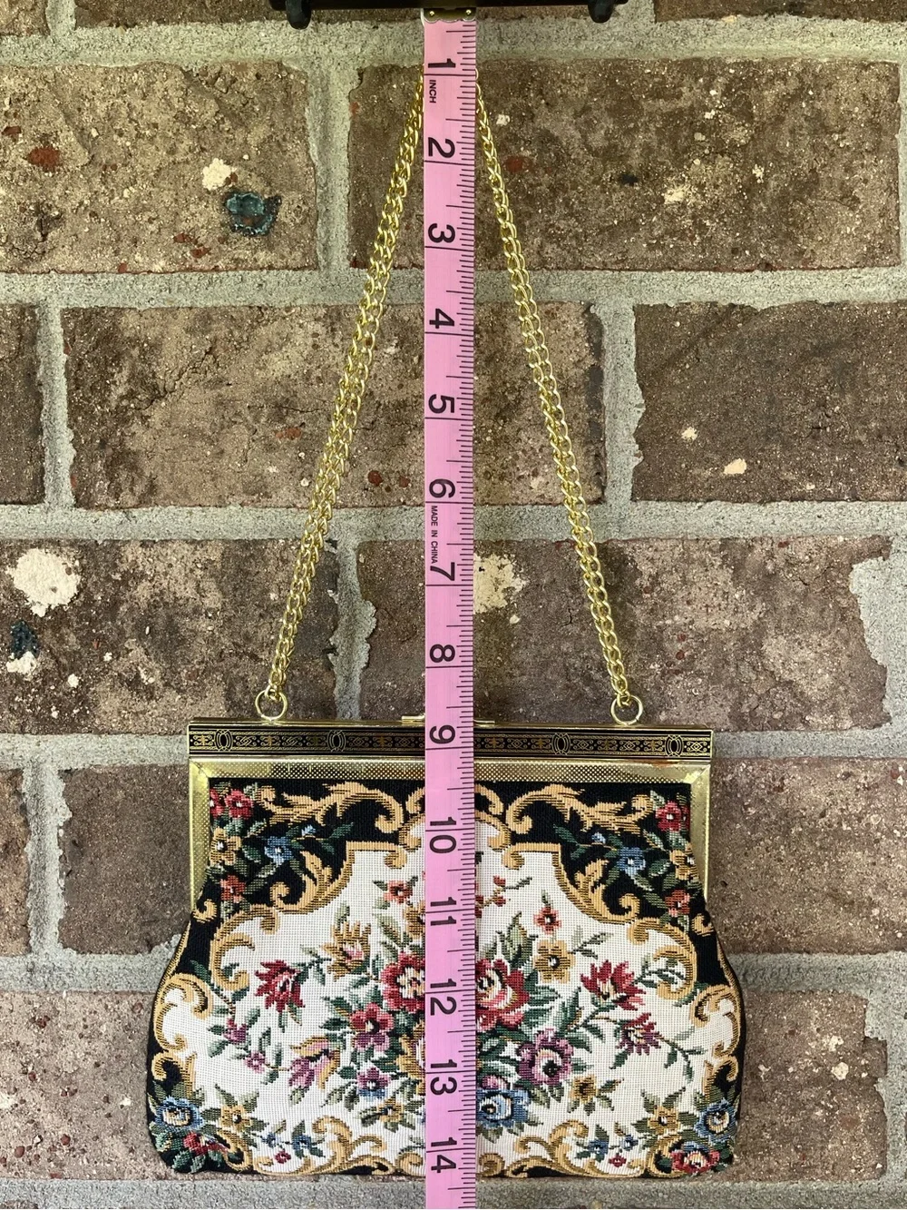 Vintage Floral Tapestry Needlepoint Purse Gold Chain Kiss Lock Handbag
